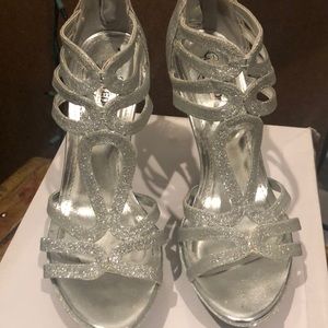 Unlisted Kenneth Cole Silver Flower Hour heels